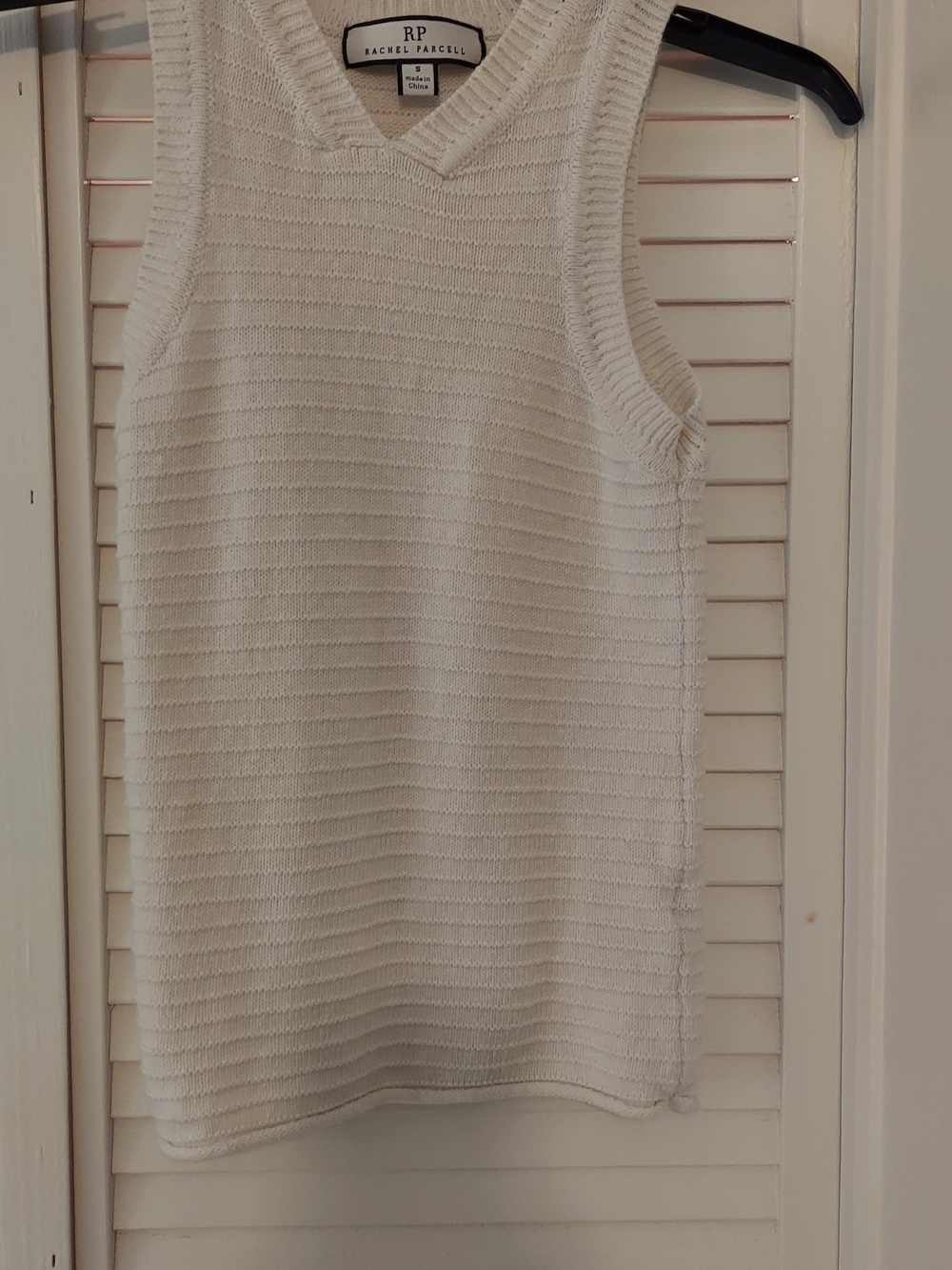 Rachel Parcell Ivory Ribbed V-Neck Sleeveless Knit Top